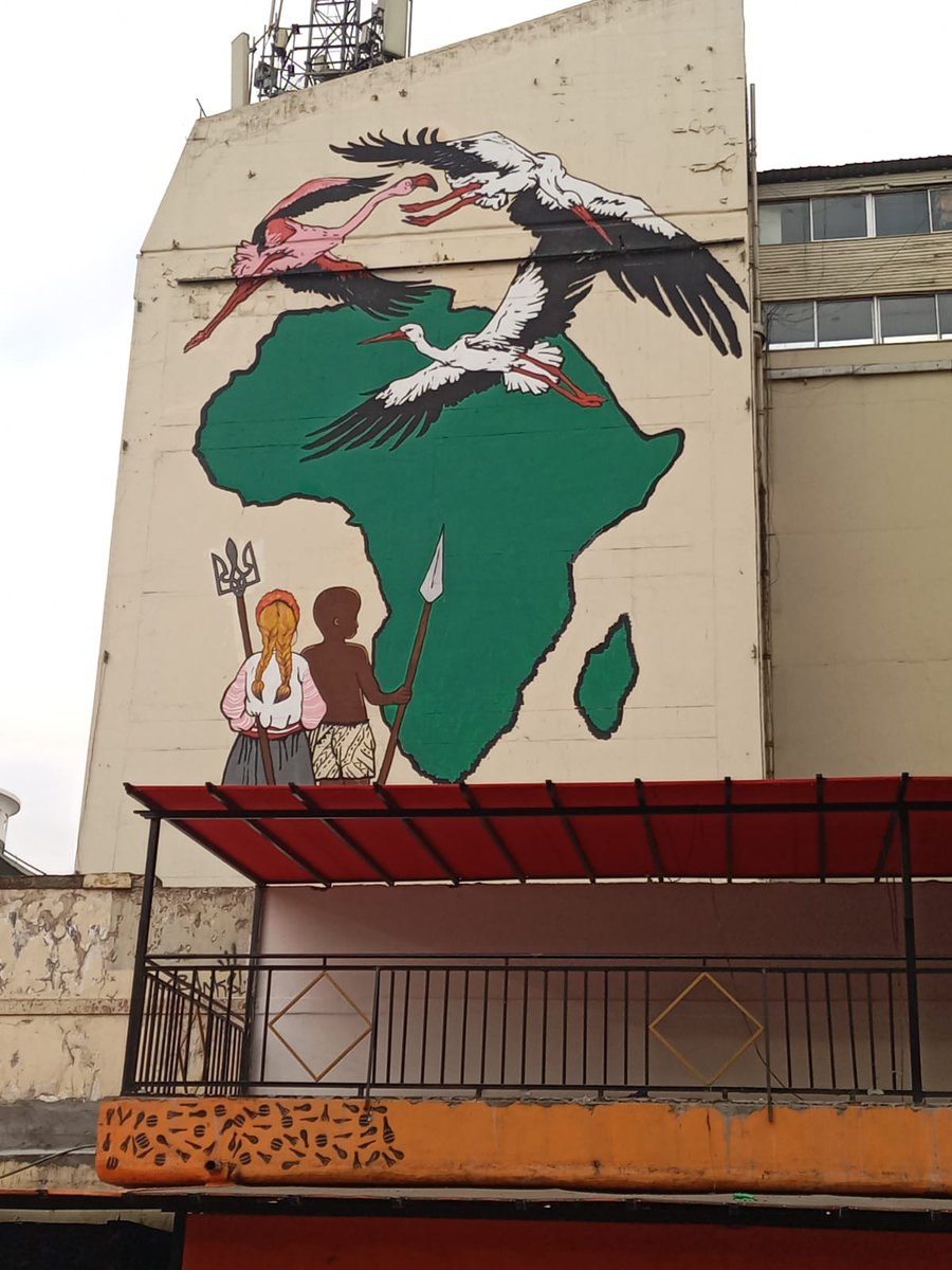 Ouso_O's tweet photo. @RealJakeBroe Joe Broe I watch your Channel. Here in Kenya you can see Nairobi City painting, Kenyan Speak with Ukrainian Trident. #SlavaUkraini https://t.co/DMuboDeSQv