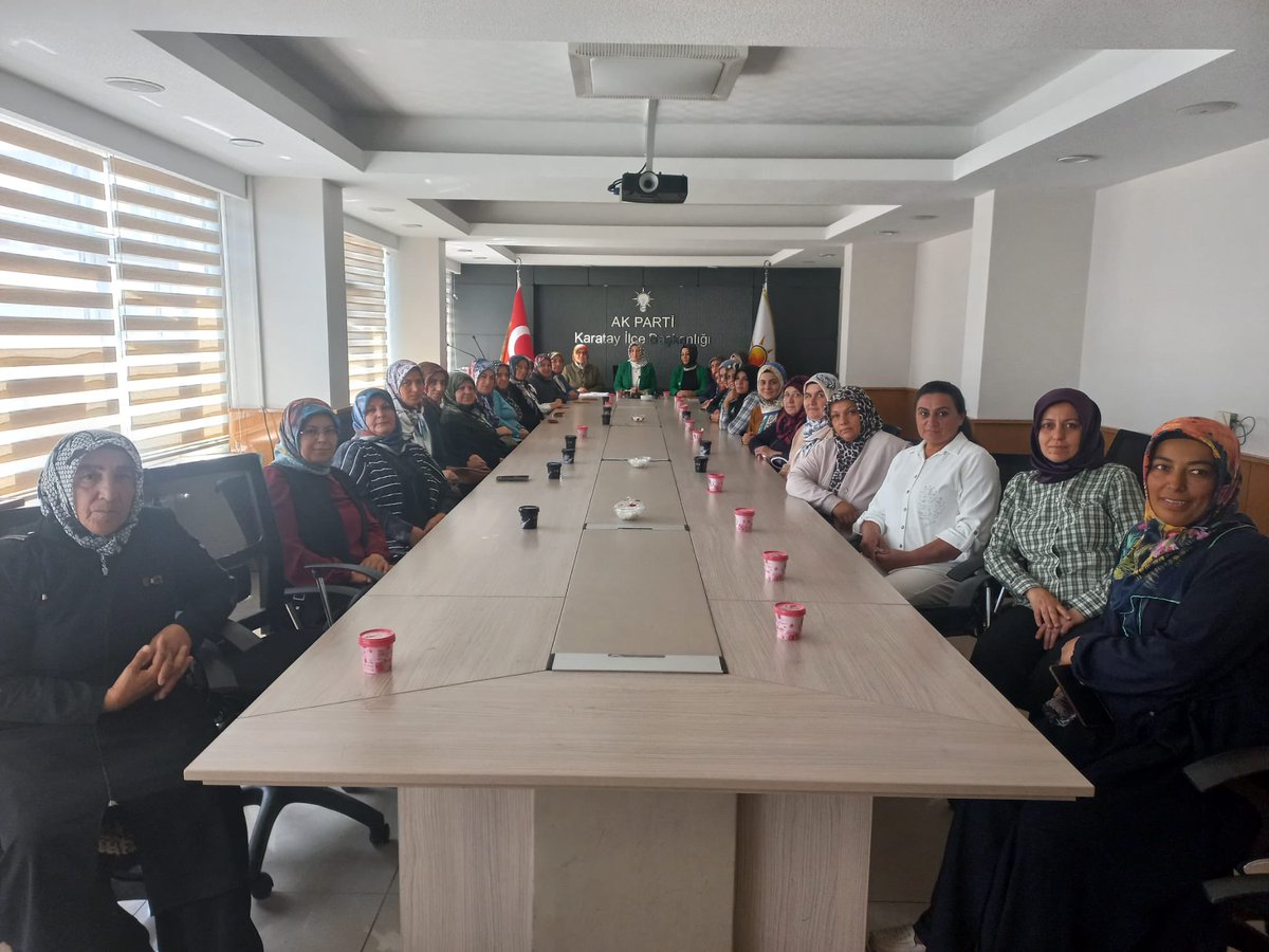 akkadinkaratay's tweet photo. Aylık Olağan Mahalle Başkanları toplantımızı Başkanımız Hülya Işık Hanım öncülüğünde gerçekleştirdik.
Toplantımızın hayırlara vesile olmasını temenni ederiz.
@aysekesir 
@Akkadinkonya_ 
@esradogancandan 
@Hulyaa_42 https://t.co/3ihb7EaFej