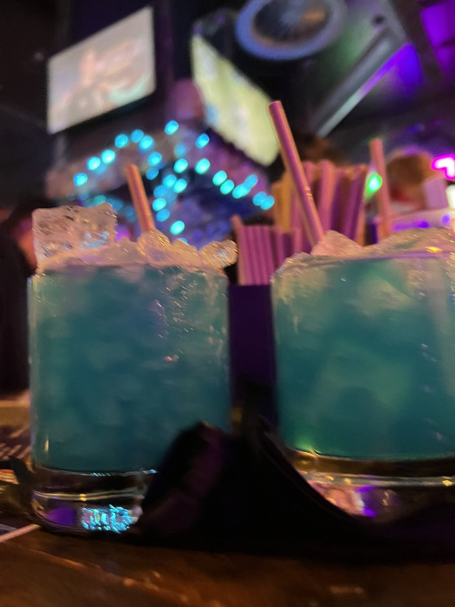 Cool color! 😎🍹