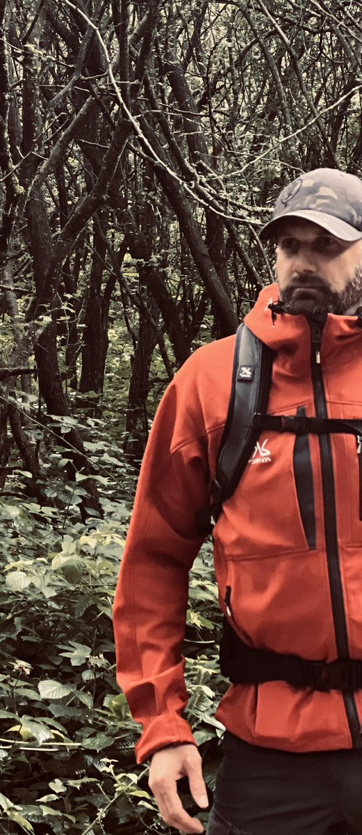 BendyBen999's tweet image. Lovely to be out in the glorious summer evening . . I’ve got a cap on to keep the low sun out of my eyes ! #WhatSummer