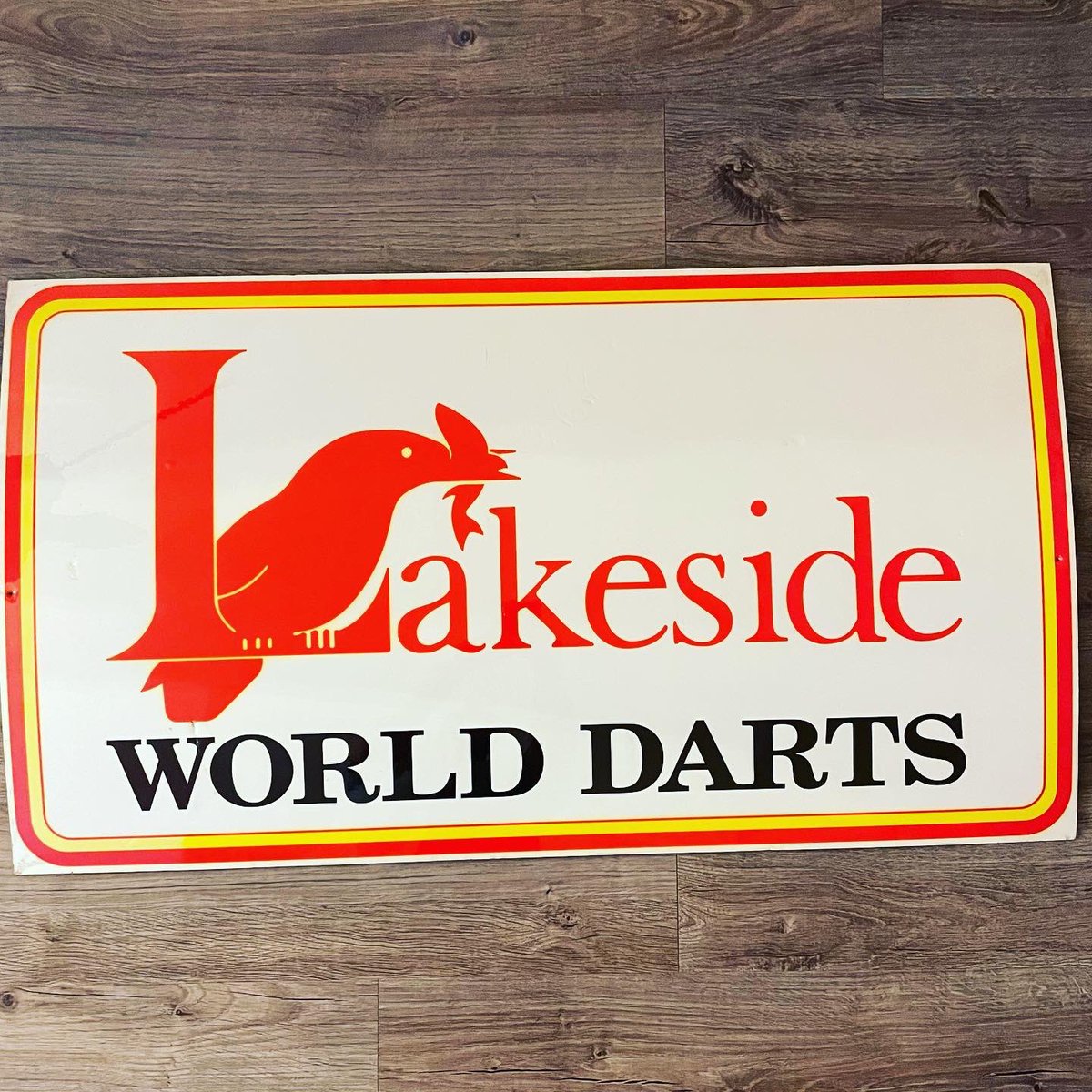 anyone interested?

The sizes are about 105cm/66cm

Historical plates. The possibility to ship them overseas is available. 

#Embassy #lakeside #history #darts #legends #moments #instadarts #getitdarts #youwantitwegetit