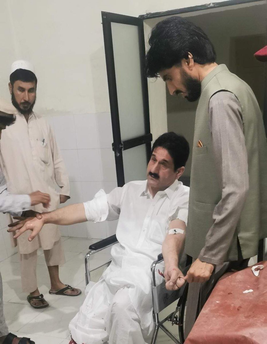 Additional Deputy Commissioner North Waziristan, Qaiser Kundi, injured in a terrorist attack while returning from relief efforts in Razmak.miscreants attack on his vehicle near muhajer bazar razmak, The rest of the staff is safe. Investigation underway. Police