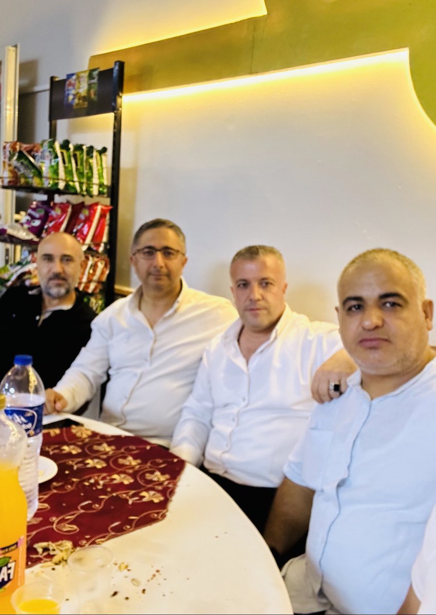 Kıymetli Müdürlerimiz ve Karakol komutanımızın katılımıyla Mavikent Muhtarımızın değerli evladının düğün merasimine katıldık.
Allah hayırlı uğurlu etsin inşallah