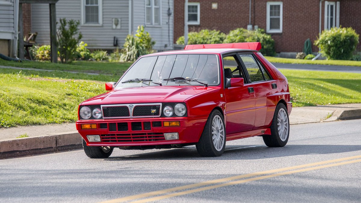 Lancia Delta HF Integrale Evoluzione, very long name but small car for rallying. #Lancia #WRC #HotHatchbacks