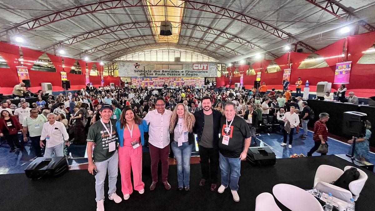 spbancarios's tweet photo. É tanta gente boa junta que já já volto com mais fotinhas 🥰😍
#Brasildemocraticosempre
#25ConferenciaBancarios https://t.co/LR1kozDrCd