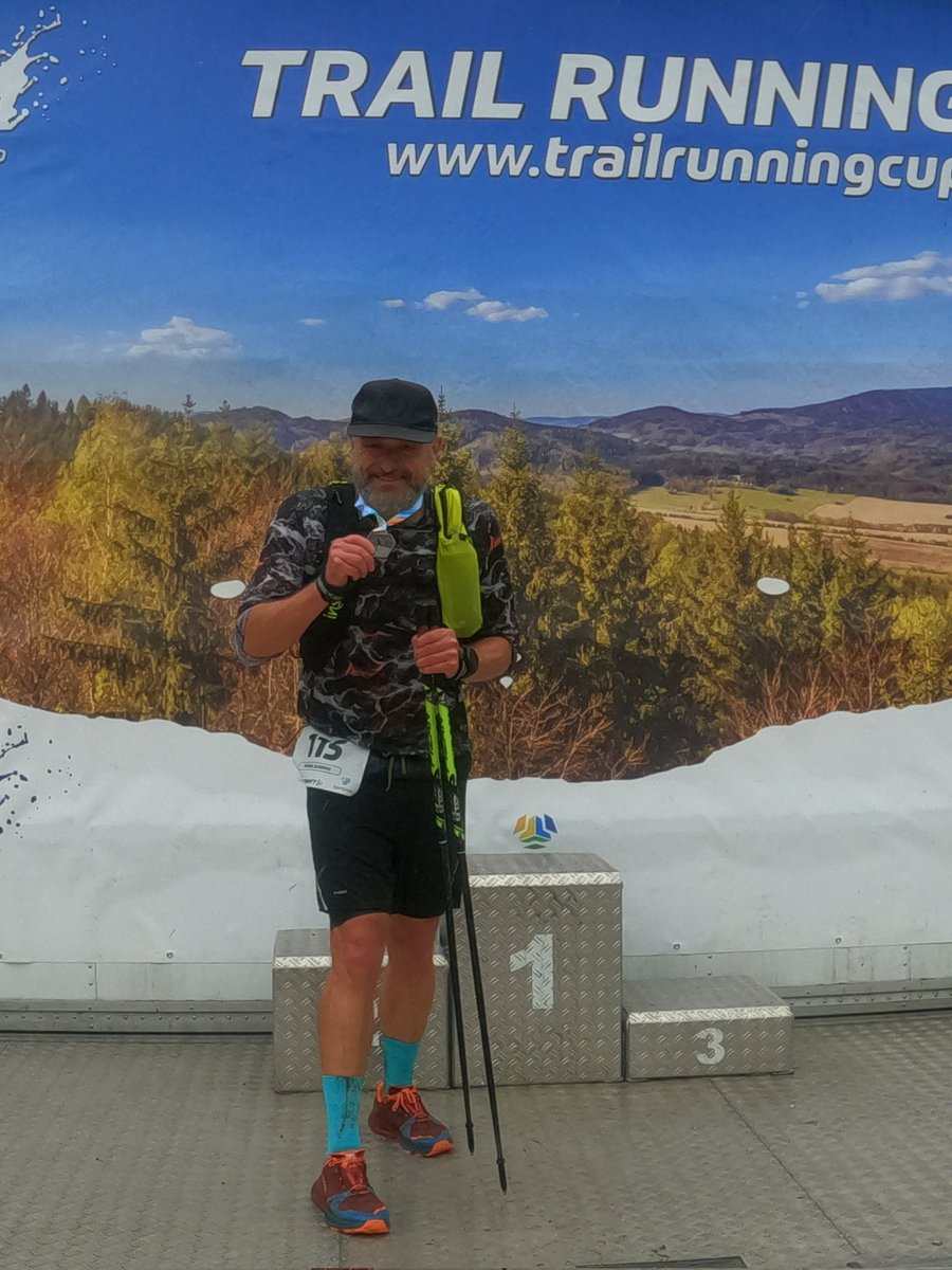 michal_kudrna's tweet photo. Na začátku byla zábava. Po cestě výhledy. Na konci radost.
Potkal jsem mnoho kamarádů, sprcha zdarma po celý den. Občerstvení v ceně. Skvělá společenská akce.
#ultratrailrun #krkonose
Krkonošská 50 https://t.co/cyx3Pmzstq