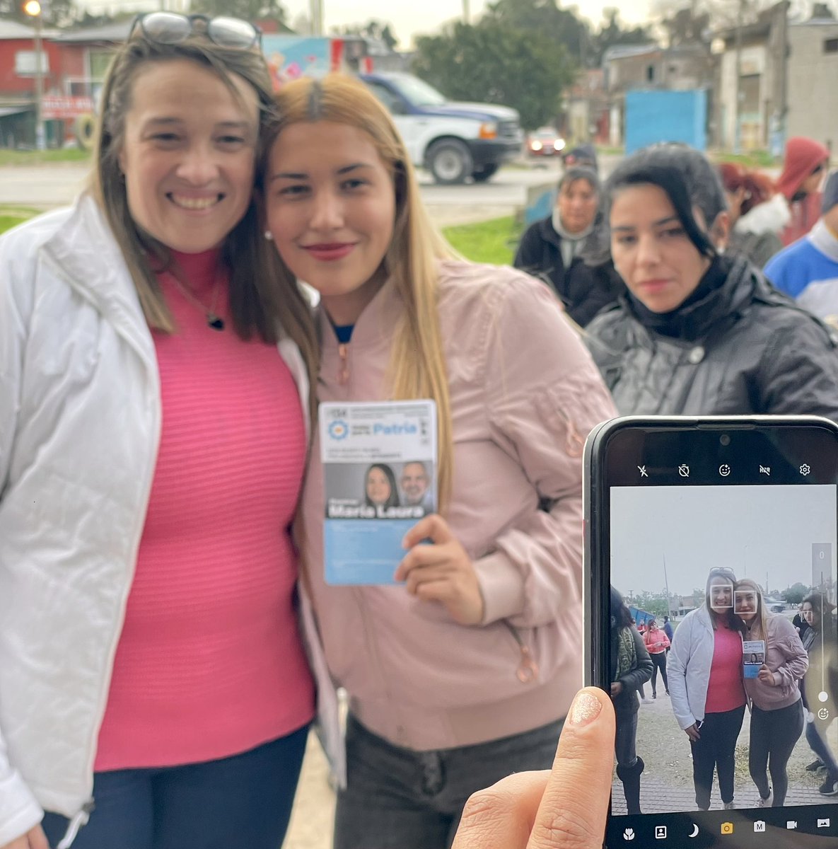 MLRamirezOK's tweet photo. Gracias González Catán por el recibimiento, saben que cuentan con una oportunidad para cambiar la gestión municipal en #LaMatanza. https://t.co/Mu39sbaRAx