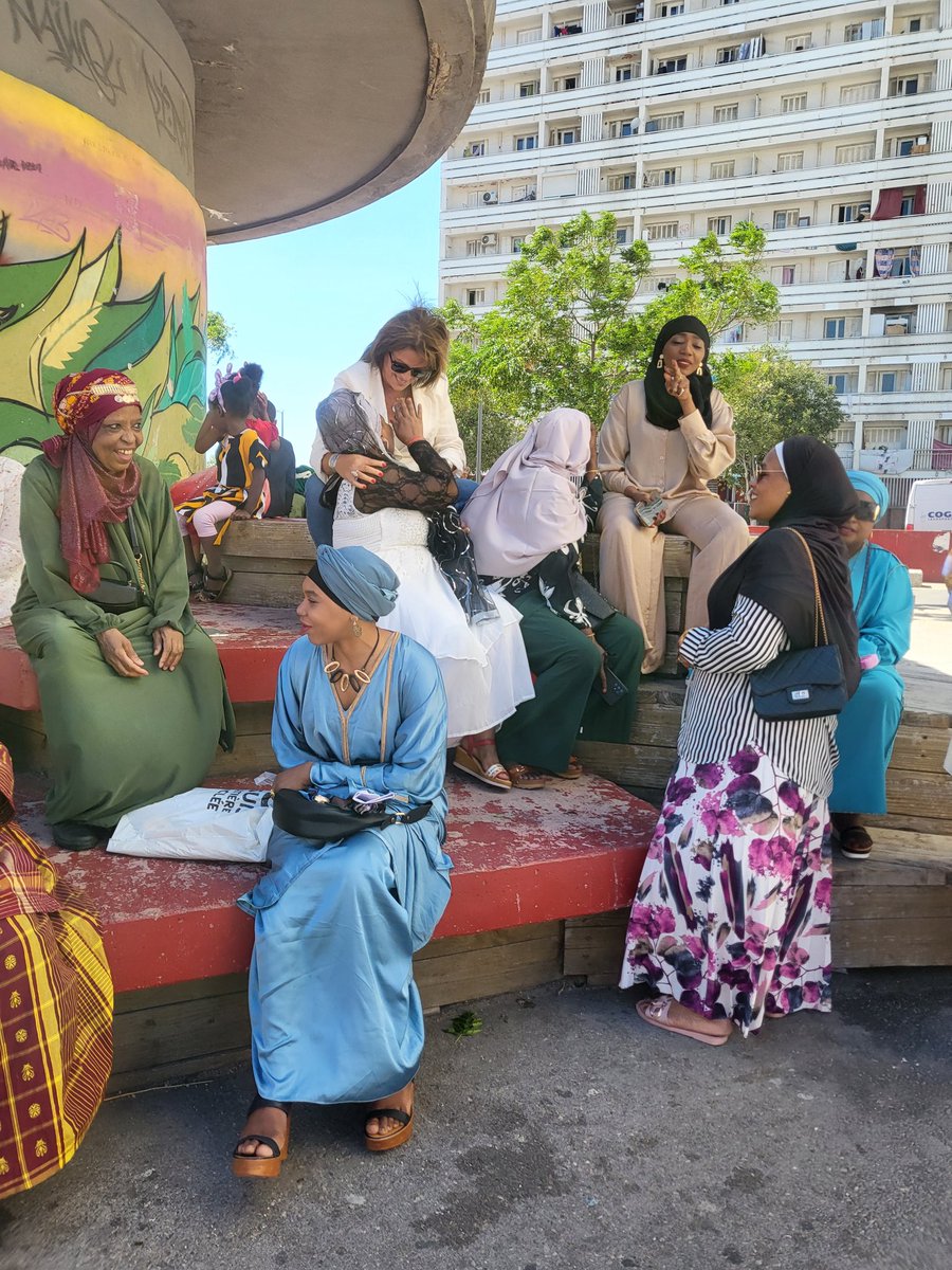 KaoutherDeMars's tweet photo. Avec des femmes belles, libres, fortes et élégantes ! 💜💚💕🩷💛

Continuez mesdames à être celles que vous êtes avec fierté et abnégation en ne répondant à AUCUNE injonction, d'où qu'elle vienne ! 💪🏼
#femmes #fortes #power #Marseille #felixpyat https://t.co/Yi6th2xeB1