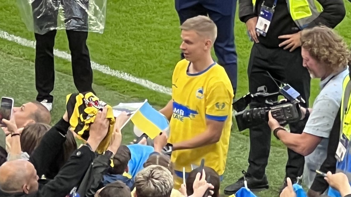 CapUkrFestival's tweet image. 🇺🇦🫶 Thank you @game_4_ukraine for an incredible night of football ⚽️ and music in support of Ukraine. A pleasure to attend from Canada 🇨🇦