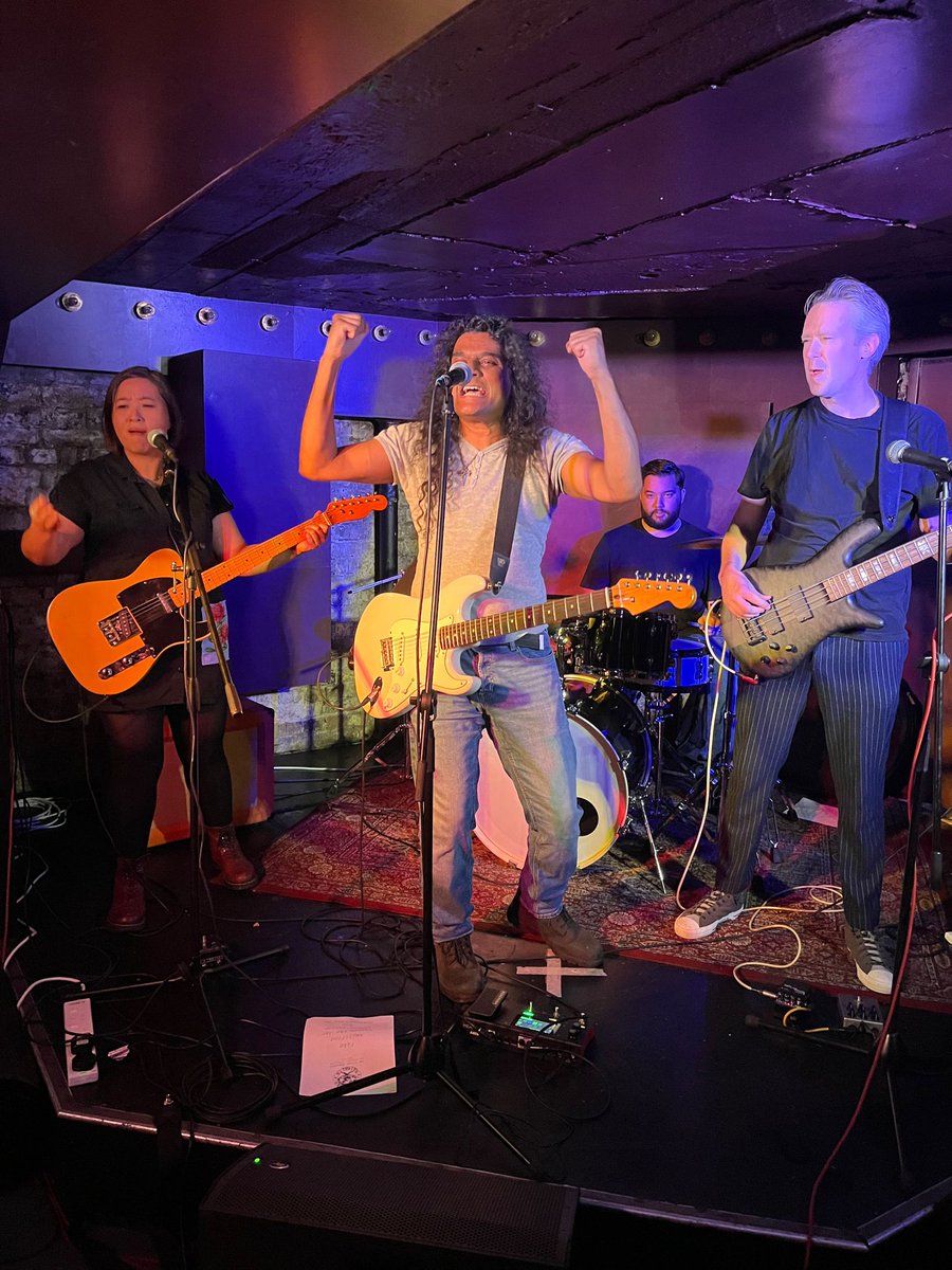 The Silver Bayonets tweet media