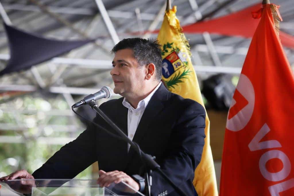 Prioridad de @freddysuperlano al llegar a la presidencia de la republica será reducir la pobreza que asfixia a los venezolanos. El candidato de @VoluntadPopular, presentó el viable Plan Económico 2024, en la sede de Americas Society/Council of the Americas (AS/COA). #5Jul (HILO)