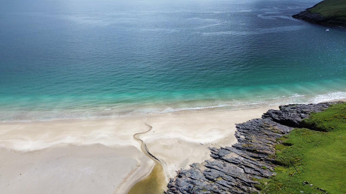 MingulayT's tweet photo. Some stunning photos taken by one of our passengers today 🤩🥰

#differentangle #mingulay #mingulayboattrips #boyjames #nts #stunning #barraboattrip #barra #vatersay https://t.co/VFlUuBIASN