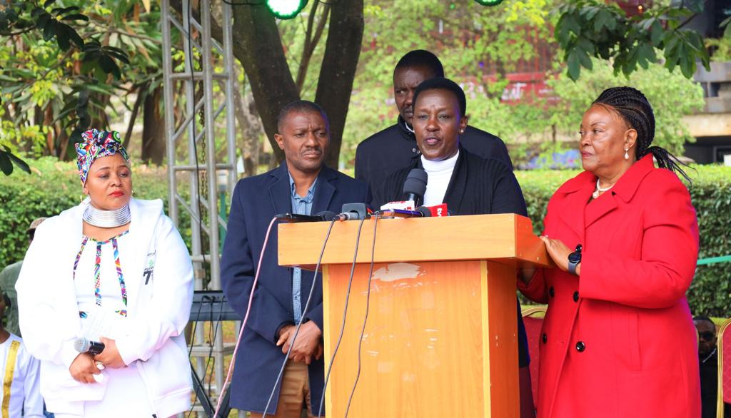 EriqueOmondy's tweet photo. Together with her fellow Senate Ad Hoc Committee Members that is pushing for Compensation to the Kenyan Victims of the 1998 US Embassy Bombing,@BeatriceOyomo attends the Victims Prayer Day at the August 7th Memorial Park in Nairobi.
#SINGOWA https://t.co/t4lMAqVjq6