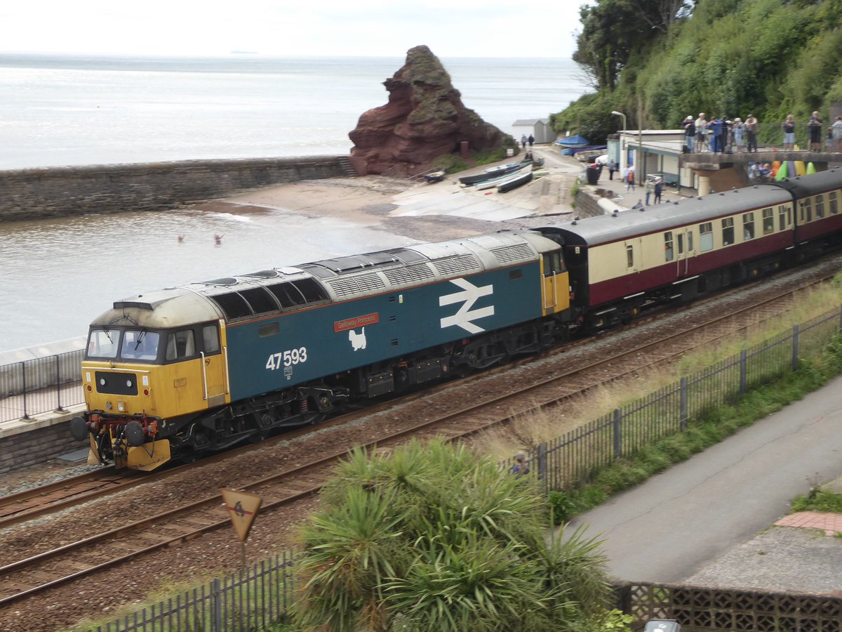 rlonguk's tweet photo. Saw some proper trains in Dawlish today.
#Dawlish #ProperTrains https://t.co/SHigxtORCt