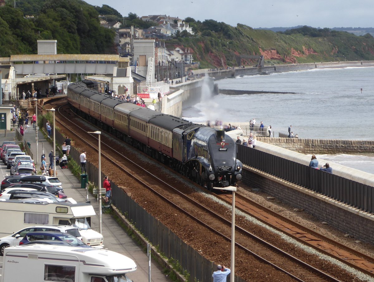 rlonguk's tweet photo. Saw some proper trains in Dawlish today.
#Dawlish #ProperTrains https://t.co/SHigxtORCt