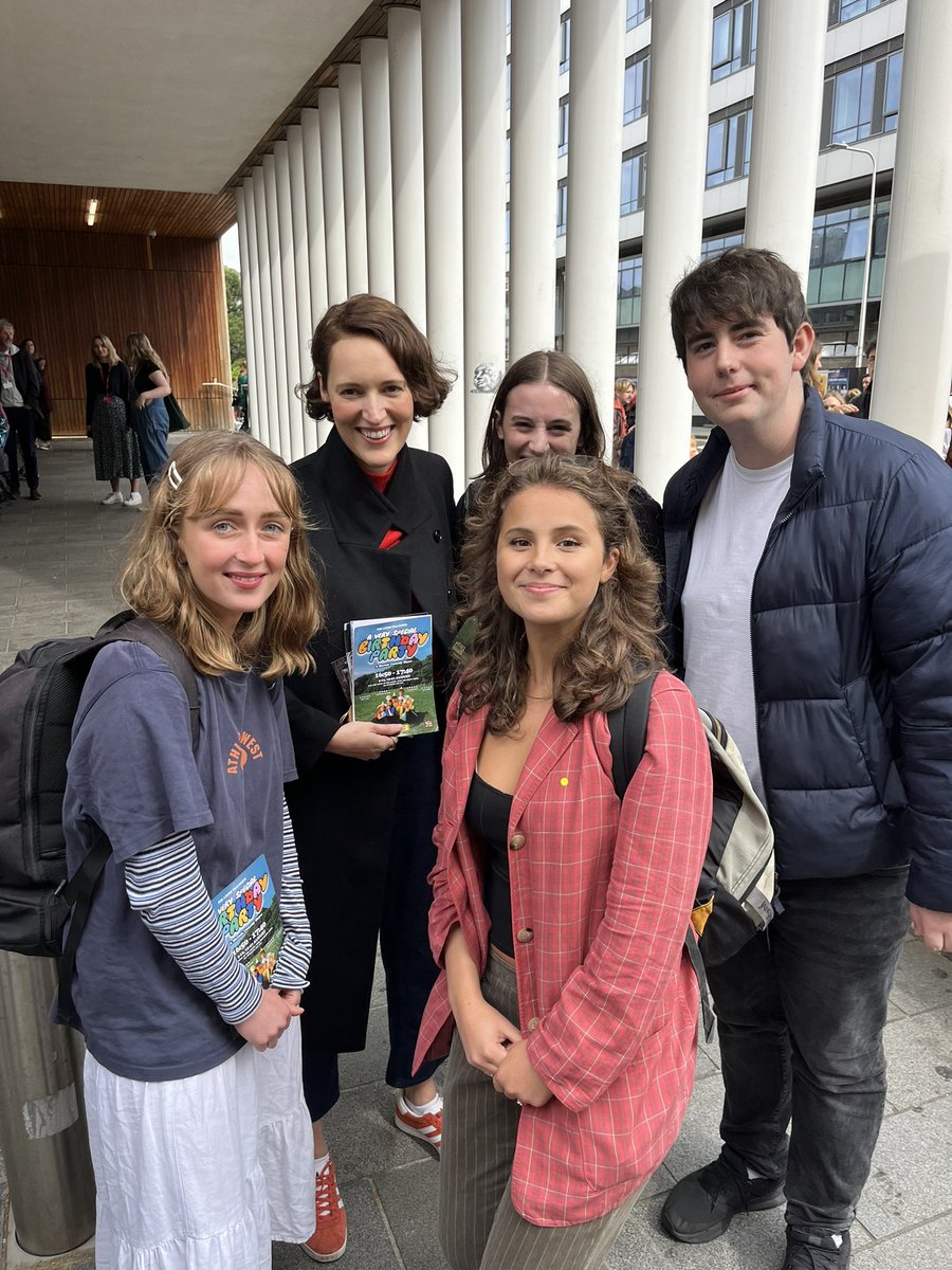 This fan wouldn’t stop pestering us for a pic #phoebewallerbridge #edfringe