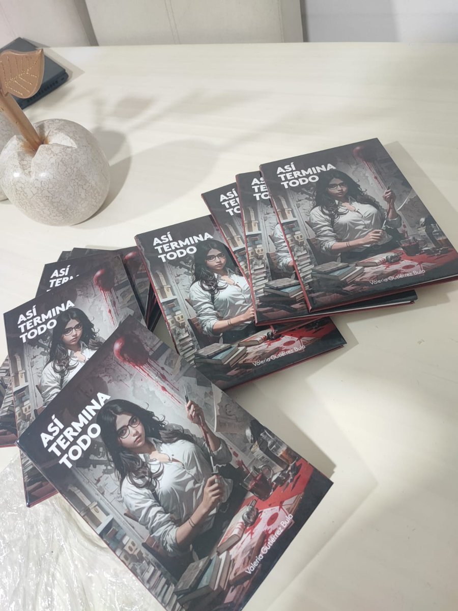 KellyBula's tweet photo. Mi sobrinita Valeria, de 13 años, escribió un libro corto y ganó en la feria del emprendimiento literario en el Colegio, hoy está en panamericana de Caribe plaza (Cartagena) haciendo la presentación y vendiendo su libro. 

Mi corazón explota de orgullo 😍😍❤️❤️ https://t.co/eMfSTIcKqZ