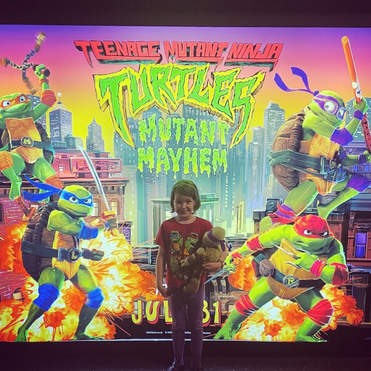 Ink_and_pixels's tweet photo. @Sethrogen I was THE BIGGEST fan of these 4 guys (40 years ago). Now my 6 year old daughter, having discovered my old 80’s turtle figures in the attic is turtle obsessed too. Imagine the delight to find out last year this film was in the making and then taking her to see it. Joy! https://t.co/vaXPkaCOmd