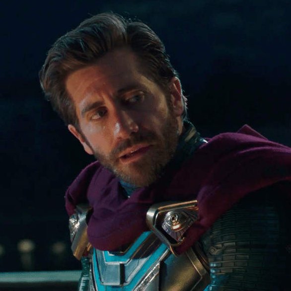 shadowknightdk's tweet photo. Jake Gyllenhaal's Mysterio ofc https://t.co/deDpKb2aVw