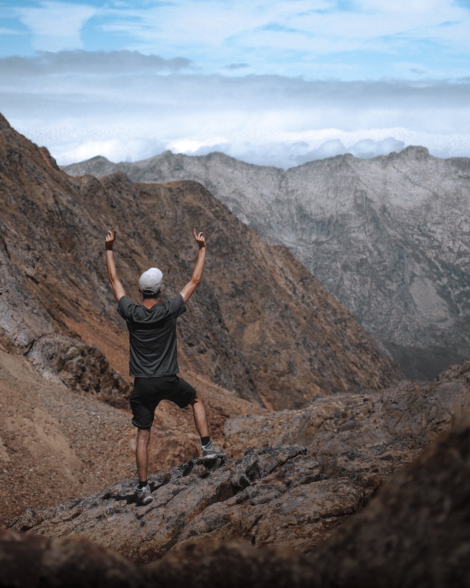 Ewispo's tweet photo. Y'a 1 semaine j'suis parti en trek de 5 jours dans les Pyrénées, une aventure de fouuu ! Et là je viens de tomber sur la vidéo de @Inoxtag quel crack ça me donne envie d'y retourner et d'aller encore plus haut que 3000m ! Tellement magique de monter sur les sommets ❤️ https://t.co/0ElLnej637