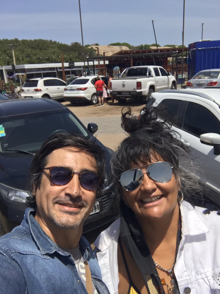 mauromateos's tweet photo. Compartir, compartiendo con amigos siempre es mejor… ríe y nunca para de reír que la vida es mucho más hermosa https://t.co/ag1nODlTG7