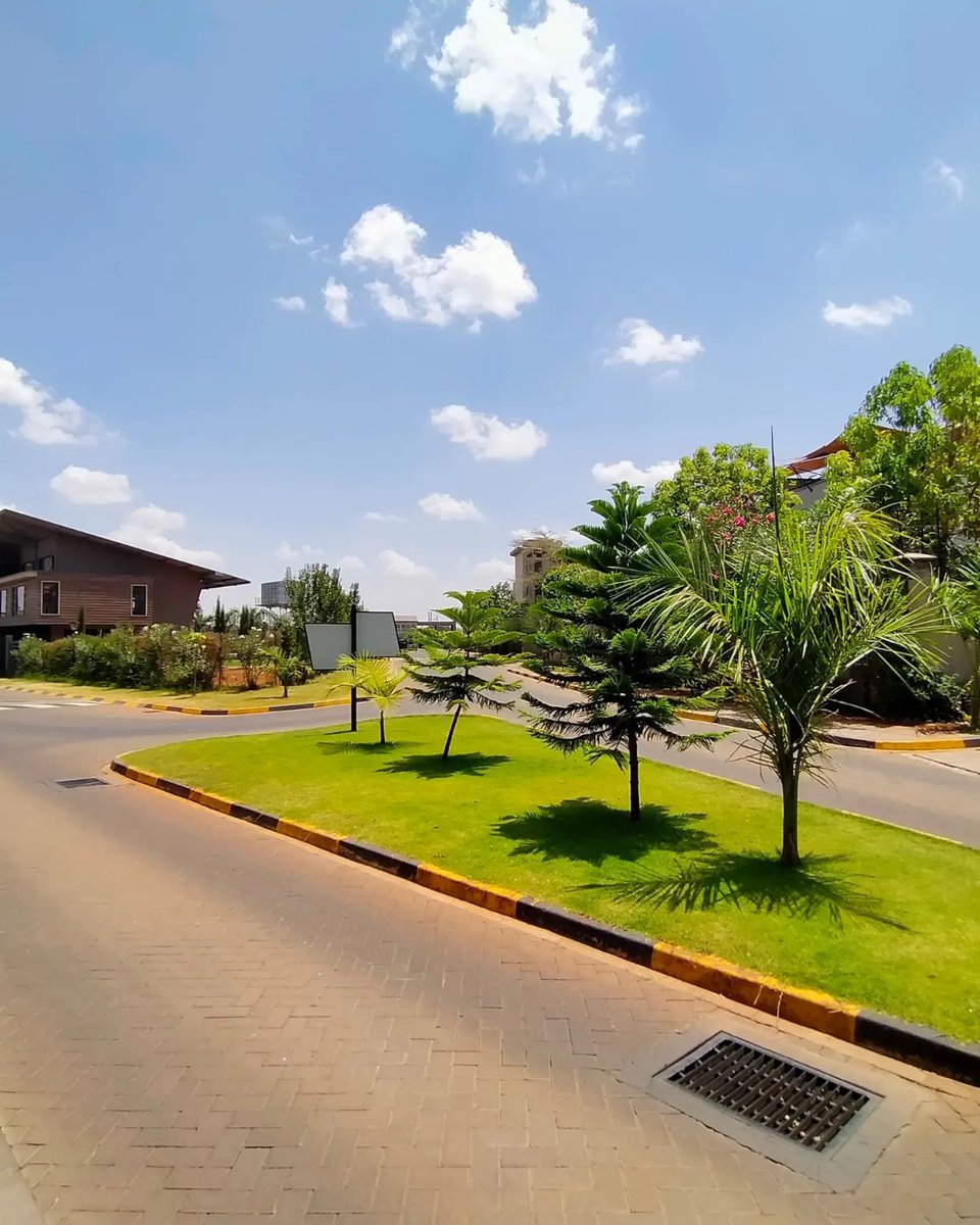 Propscout_Kenya's tweet photo. Stunning 4 bedroom maisonette plus sq for sale Langata. Call 0723724351 or click the link to view more https://t.co/NqehePm4cH https://t.co/pwy4lnbYnS