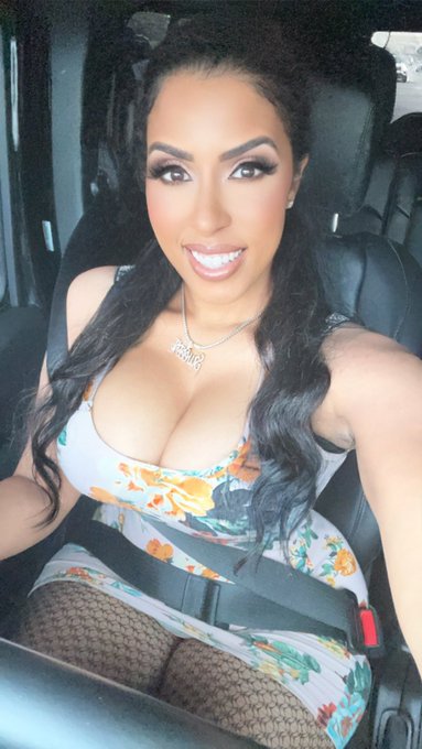 RT if you&rsquo;d let me drive ya crazy 😜 https://t.co/fQR2wJ34tX<a href="/tag/fridaymorning"class="tags"><span>#fridaymorning</span></a>