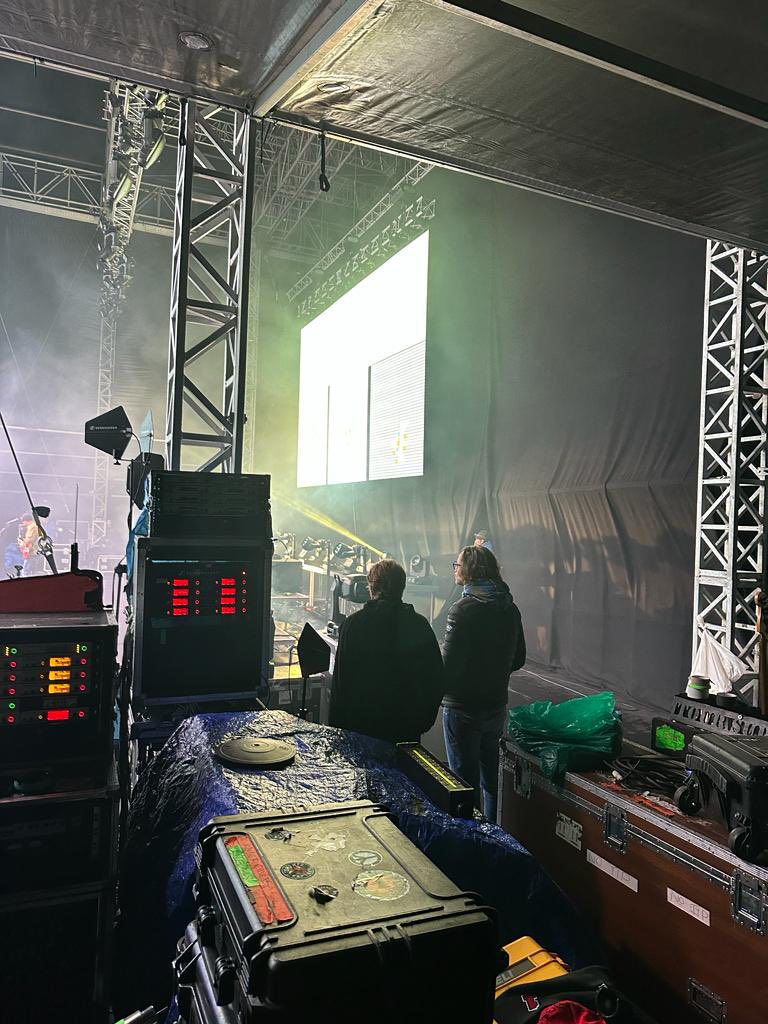 Project 4 Broadcast tweet media