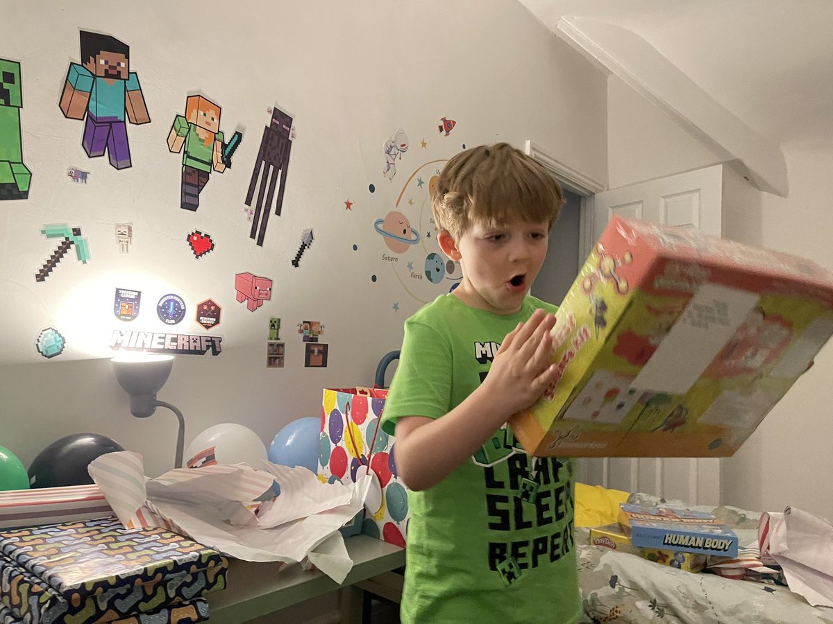 EricaPrimrose's tweet photo. It’s our Super Scientist’s birthday today! He is THRILLED with his science experiment kit and his first ‘gaming laptop’. I’m sure the rest of the summer will be filled with explosions and lots to tell his teachers when he goes back to school 💖 @class7phoenix @phoenix_science https://t.co/gqxeCKh97U