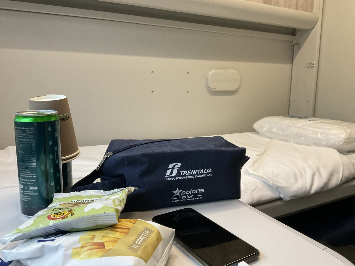 Andrea_Radic's tweet photo. Spazio e comfort davvero super #intercitynotte #trenitalia @fsitaliane @fsnews_it arrivati a Genova in perfetto orario ./. https://t.co/pIHZCB3ri6