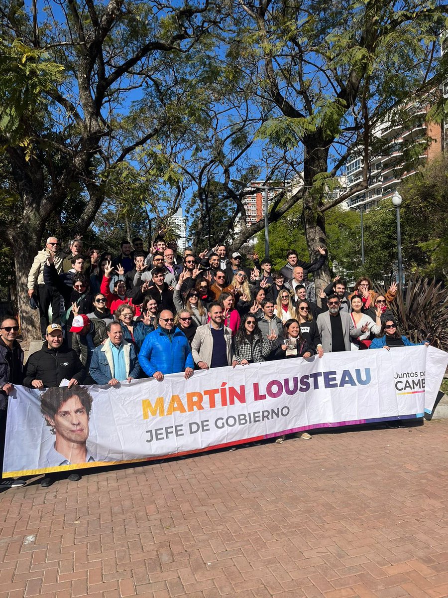 ateneodepalermo's tweet photo. #ElviraRawson @ateneodepalermo junto a @solepiccini @inesparry @martinezdolom en Plaza Italia junto a toda la militancia acompañando a @GugaLusto @gracielaocana @UCRCapital @radicalesxarg @marielacoletta @ocampomartinBA @hernan_najenson a🇵🇱🇵🇱🇵🇱 https://t.co/xGF5l01tEE
