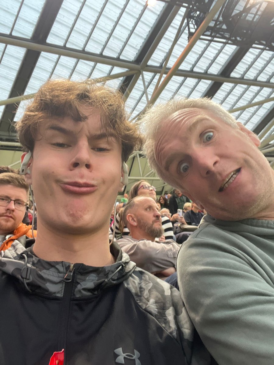 Shoulder to shoulder #irfu #irishrugby #Avivastadium