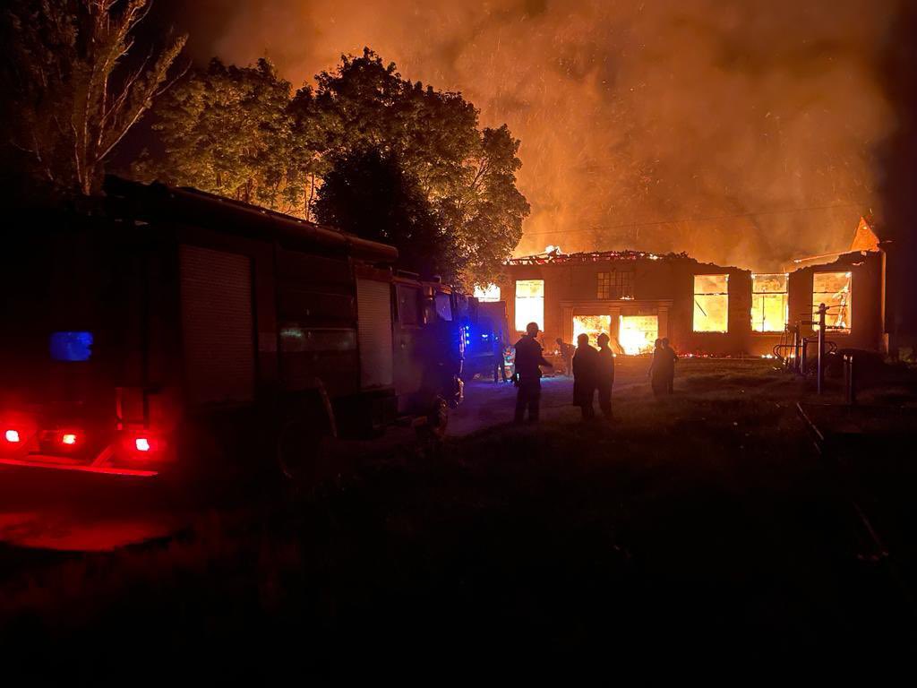 i_gil_'s tweet photo. Russians conducted a targeted air bomb attack at a blood transfusion center this evening near #Kupiansk, Kharkiv region. 
We’re waiting for the @UN asking russia not to bomb hospitals. Oh wait those are not ships with sanctioned petrol. https://t.co/t4Rsg3YVzI