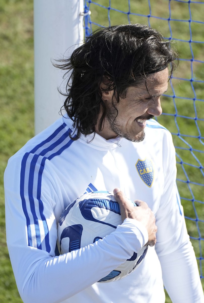 Pequeño recordatorio de que Edinson Cavani es jugador del Club Atlético Boca Juniors 💙💛💙