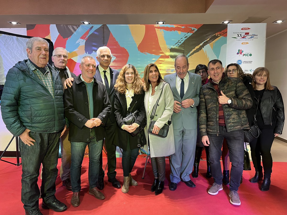 PicoCineFest's tweet photo. #FCGP23 con invitados especiales del Cómite de Bahía Blanca para la función de El Colibrí, en la noche del Viernes. https://t.co/y2fNhqRikQ