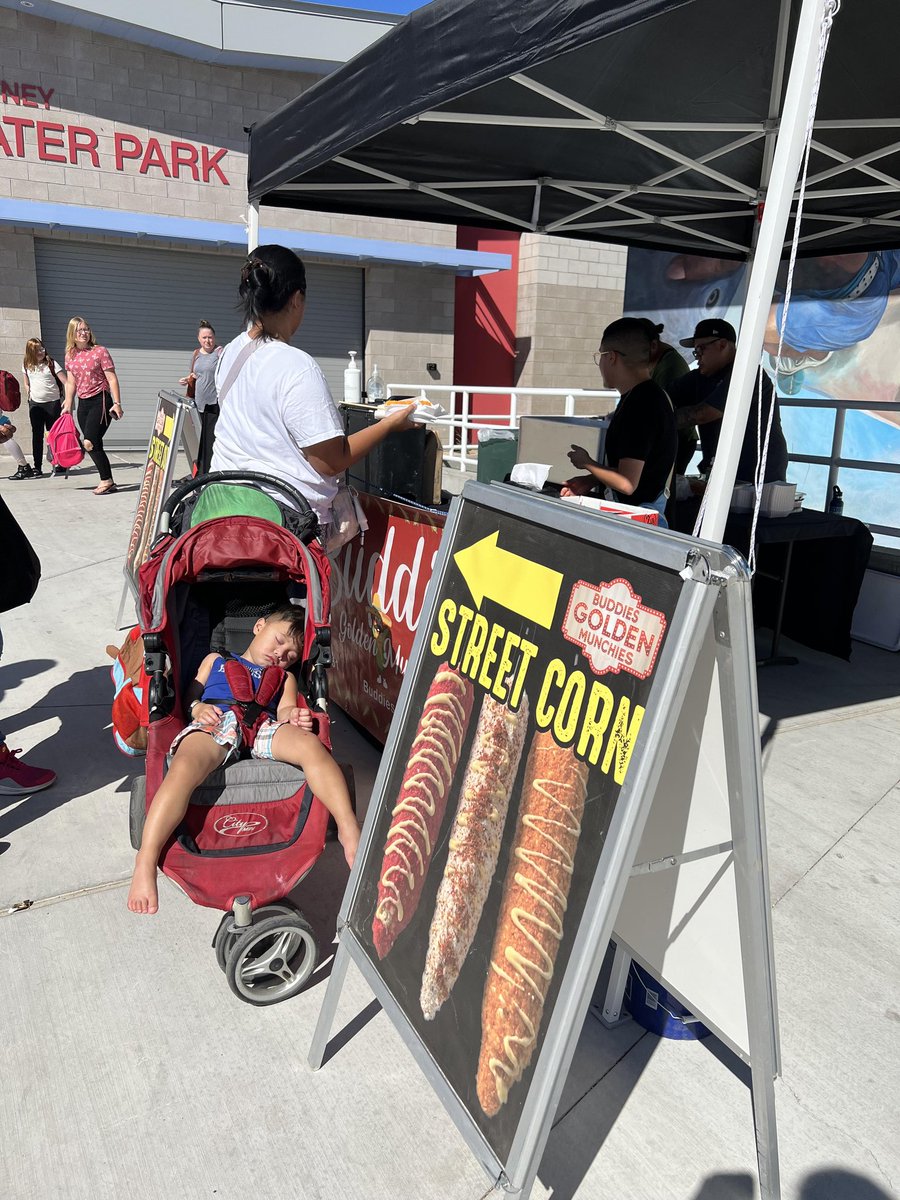 CommishJGibson's tweet photo. Our Saturday Before School event was a massive success! Thousands of people came to @WhitneyCCPR to stock up on much needed school supplies, and there were also multiple community partners offering more services to the public as well. https://t.co/XnwOin2yBS