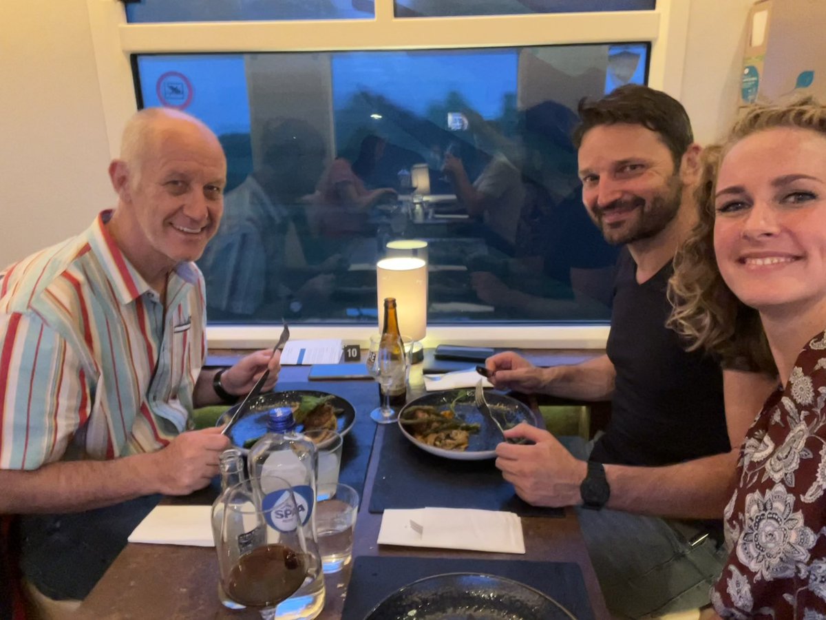 Twietheart's tweet photo. Wat een leuke ervaring! #DinnerTrain https://t.co/GilaH7nFhX