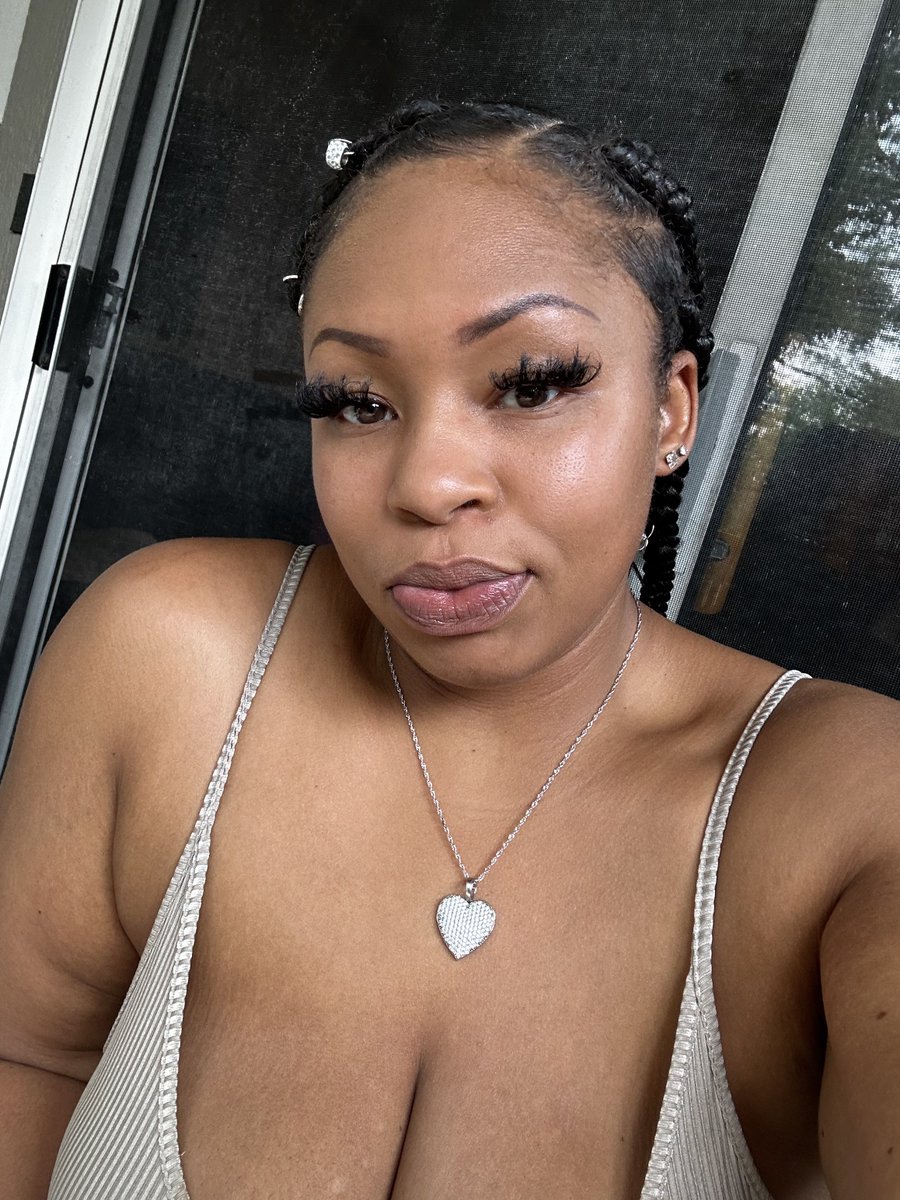 Woke up still fine asf 😍