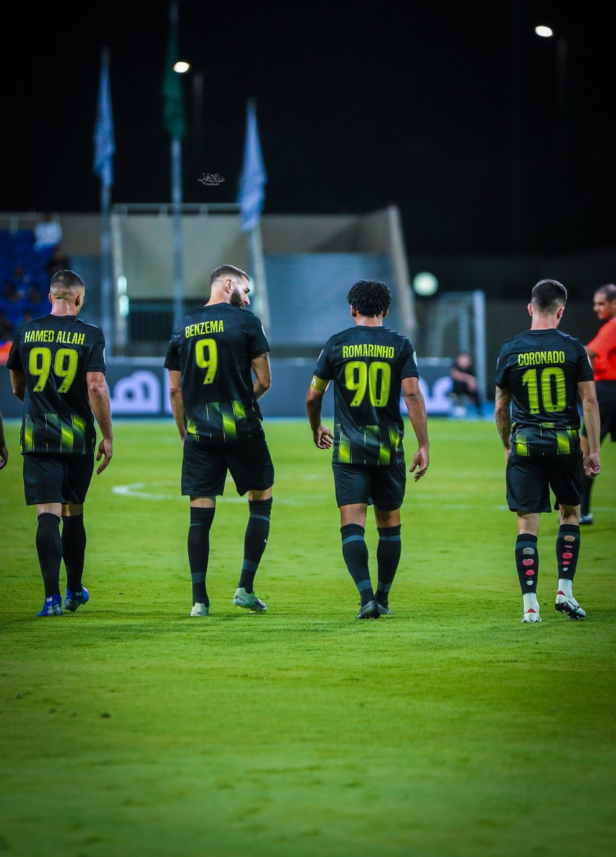 mq__16's tweet image. انا كمشجع احب اقولكم ان الموضوع مو بلستيشن ، وحنا مو ببداية الالفية او بالتسعينات 
عشان تفكرون تجمعون هذا الرباعي في فريق واحد 

اللعبه الان لعبة متطلبه جداً على الجانب الذهني والاداري والفني والتكتيكي ، اذا ما تفهمون أبجديات كل قسم من هذه الاقسام فهذه مصيبه واذا ادّعيتم فهمها…