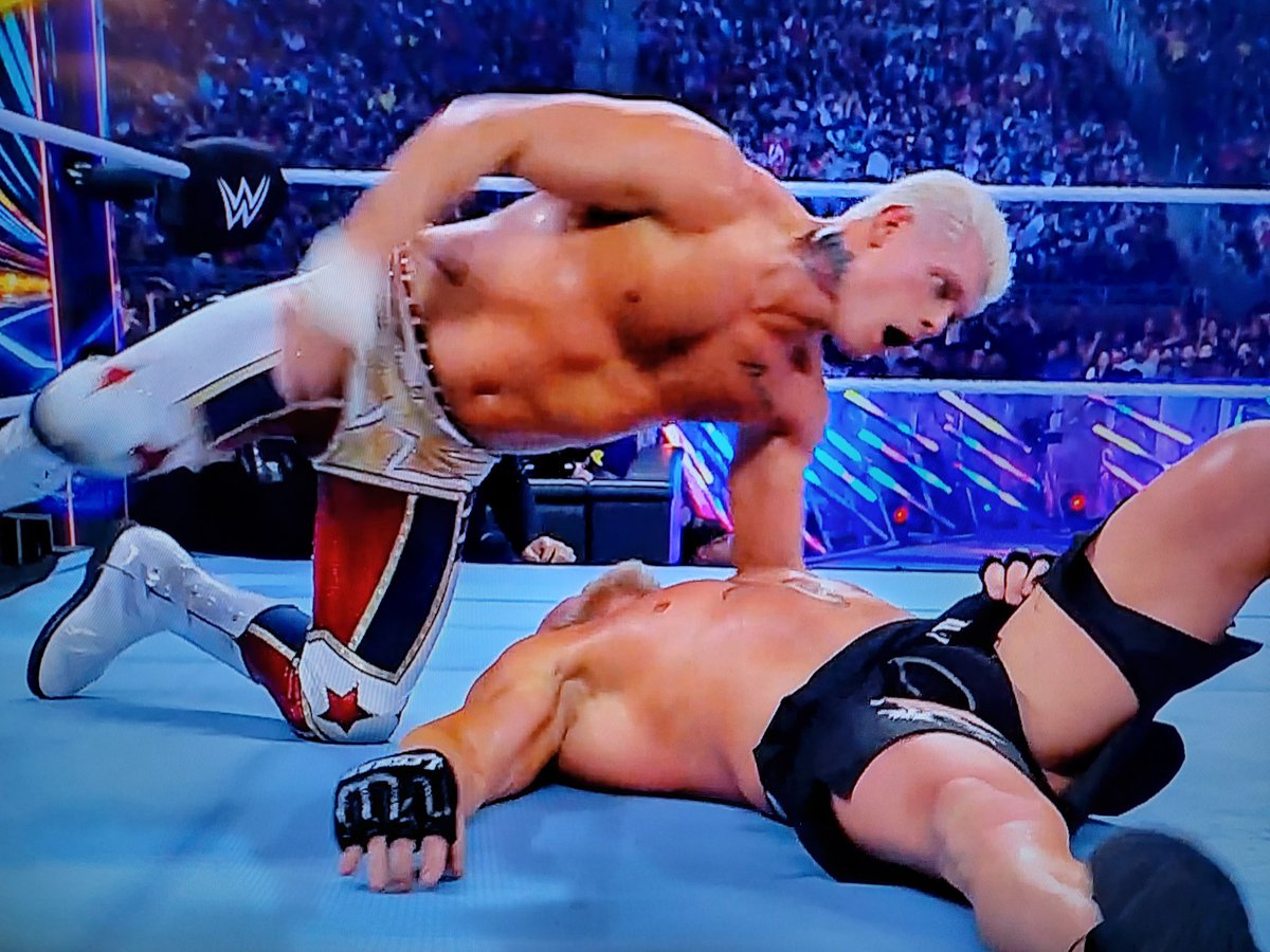 VidGeekJT's tweet photo. I see London... I see France... I see Brock Lesnar's underpants. #WWESummerSlam #CodyRhodes #BrockLesnar #WWE https://t.co/Ezh2B83tyz