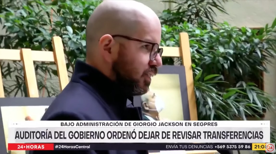 24HorasTVN's tweet photo. 📺 #24HorasCentral 

Bajo administración de Giorgio Jackson en Segpres: auditoría del Gobierno ordenó dejar de revisar transferencias

🖥 #TVNPlay  ➡️https://t.co/zQyCTBDD87

📡 En vivo ➡️https://t.co/dScQTp6tzj https://t.co/QsDMkapG4A