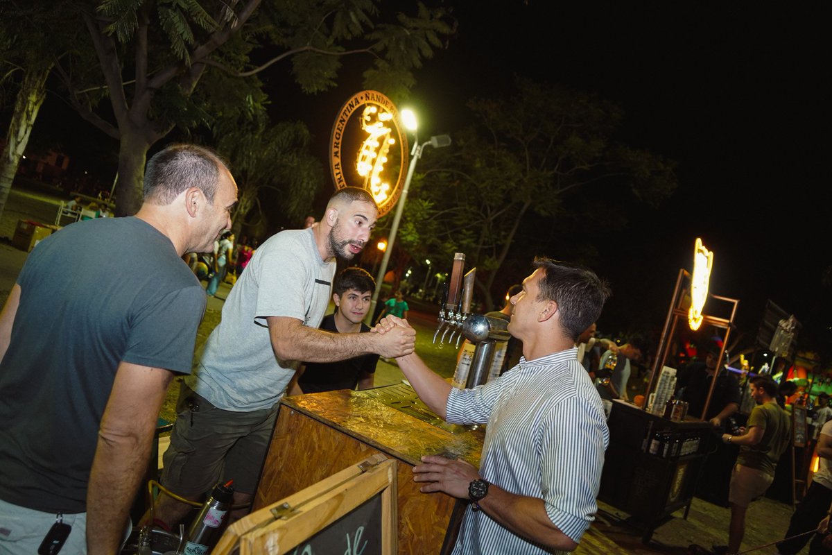 JuaneEBP's tweet photo. Corrientes #CiudadDeEventos 🙌🏻 

Este sábado disfrutamos de #CorrientesGin, 6 destiladores de gines locales para degustar en el 📍Parque Camba Cuá. Un gran fin de semana con emprendedores gastronómicos, cerveceros invitados, Dj's y ¡mucho gin artesanal! https://t.co/UmlgV0yrST