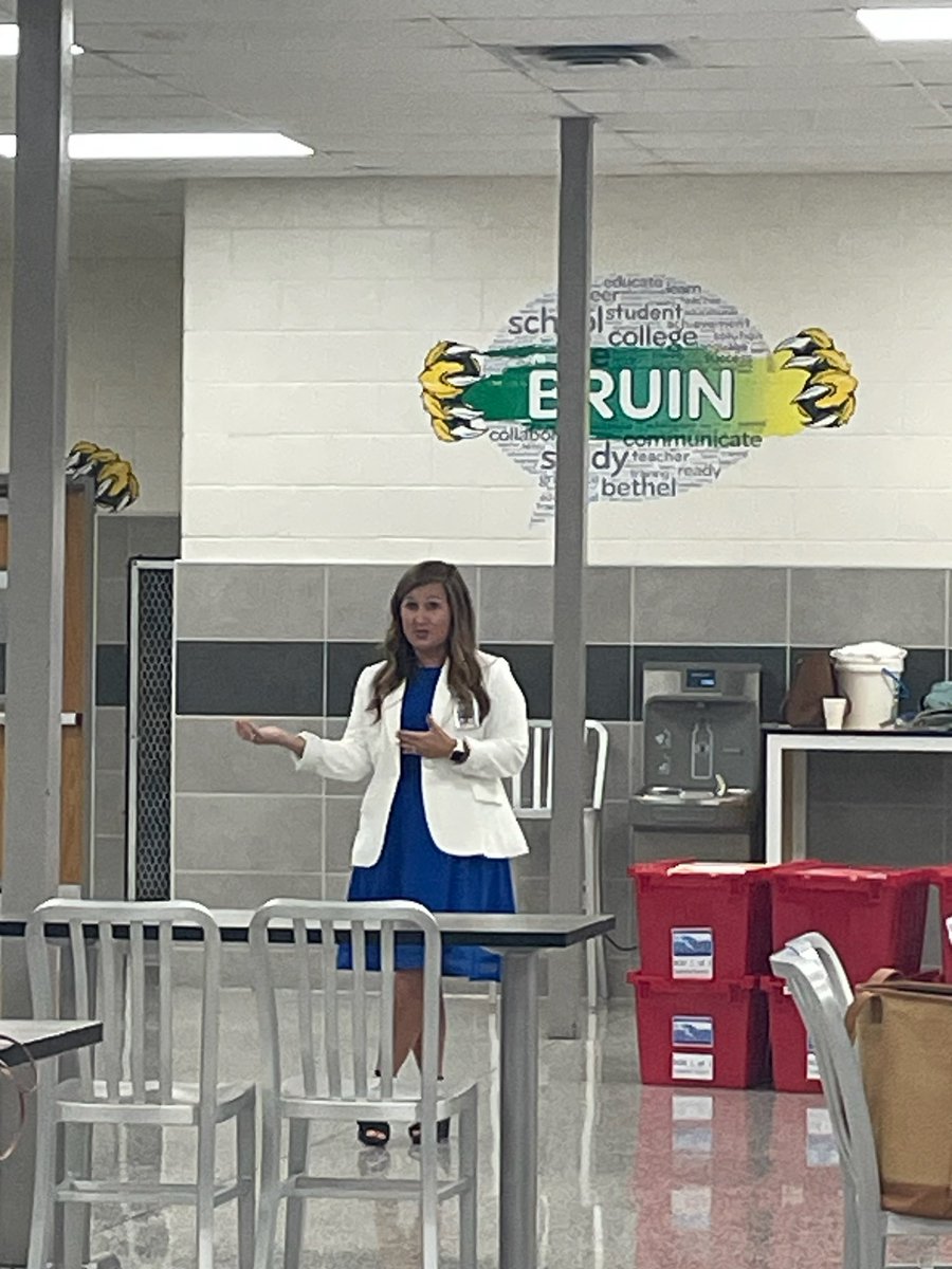 mrs_vanhout's tweet image. Had the honor of doing my first presentation at our Leader Summit this week! Excited for all the new things to come this year in Hampton! Thank you @LWyattHCS @awsumeducator for snagging this candid for me! #weareHCS #HCSscience