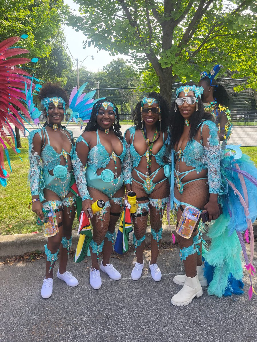 cubedstyle's tweet photo. We hope everyone enjoyed their #Caribana experience today! #TorontoCarnival2023 #TorontoCaribbeanCarnival #cubedstyle #getcubed #repyuhflag #Toronto https://t.co/8BtxPc84ON