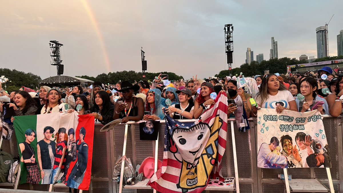 LiveNation's tweet photo. MOA you ready? 

#TXTPALOOZA #lollapalooza #lolla #TOMORROW_X_TOGETHER https://t.co/Bc5Jbcf6y4