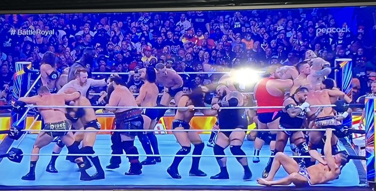 notorious_wjp's tweet image. Live look in on Chicago vs Cleveland #basebrawl #fight @CleGuardians @whitesox