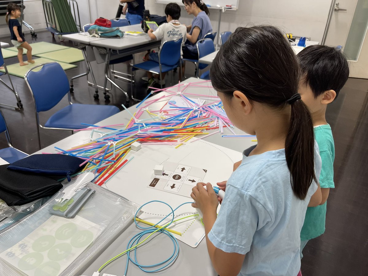 Coderdojo_Hongo's tweet image. coderdojoやってます。12時まで