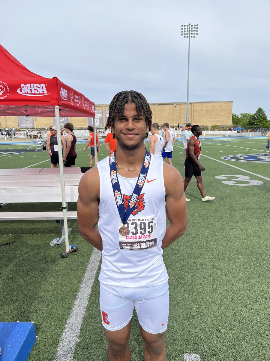 ETHSports's tweet photo. WOW!!! Miles Granjean finishes 4th Place at the 20U PAN AM GAMES with a new PR of 13.60 in the 110-meter high hurdles!!!
(Photo from @IHSAState Meet) https://t.co/mdYipz6duN