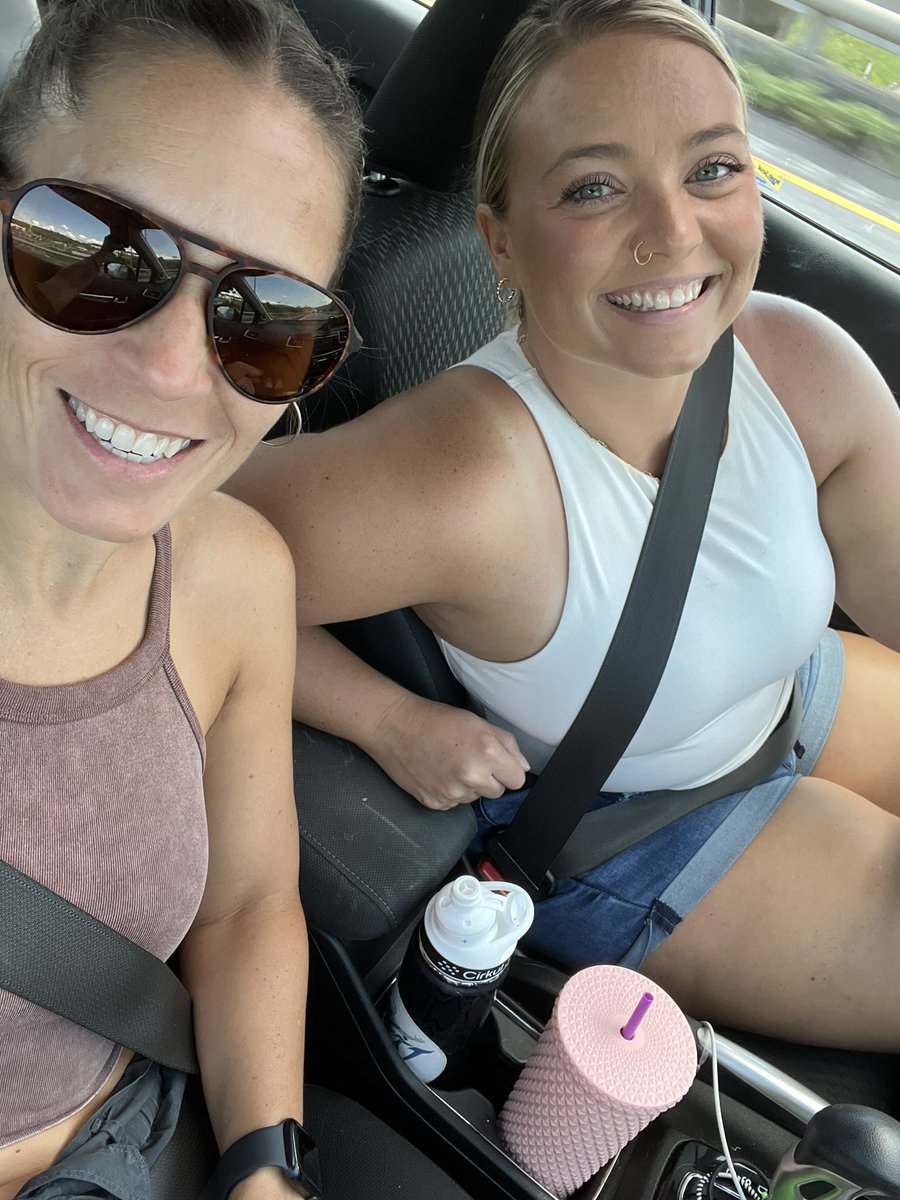 aleighd01's tweet photo. Best friend day out. https://t.co/2X7YVZedq0