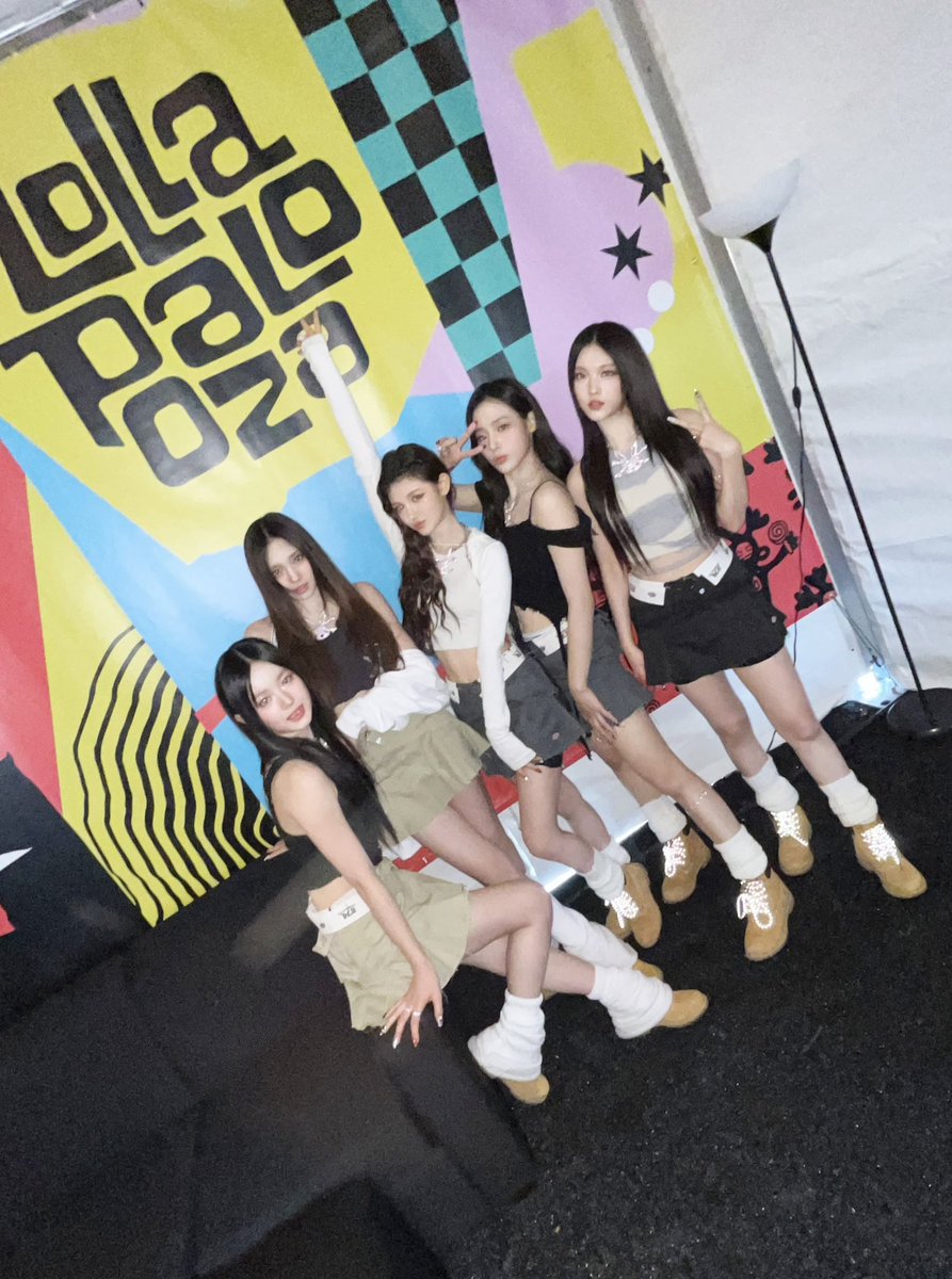 #뉴진스 #NewJeans #LOLLAJEANS 

Hot n Magical Lollapalooza Chicago ✨
It’s was amazing and blast🤩!! 
Thank you everyone 💗💗